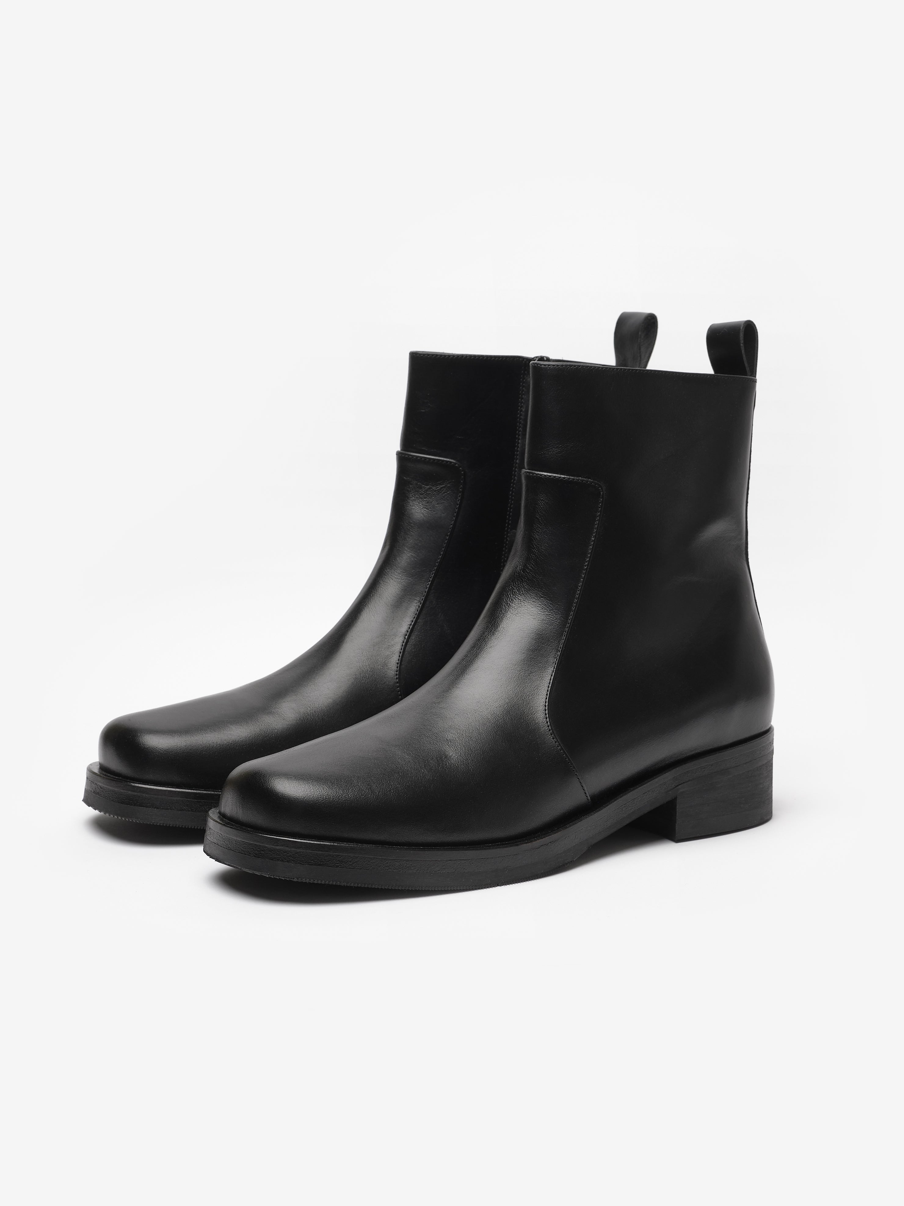 Men's Square Boot in Black