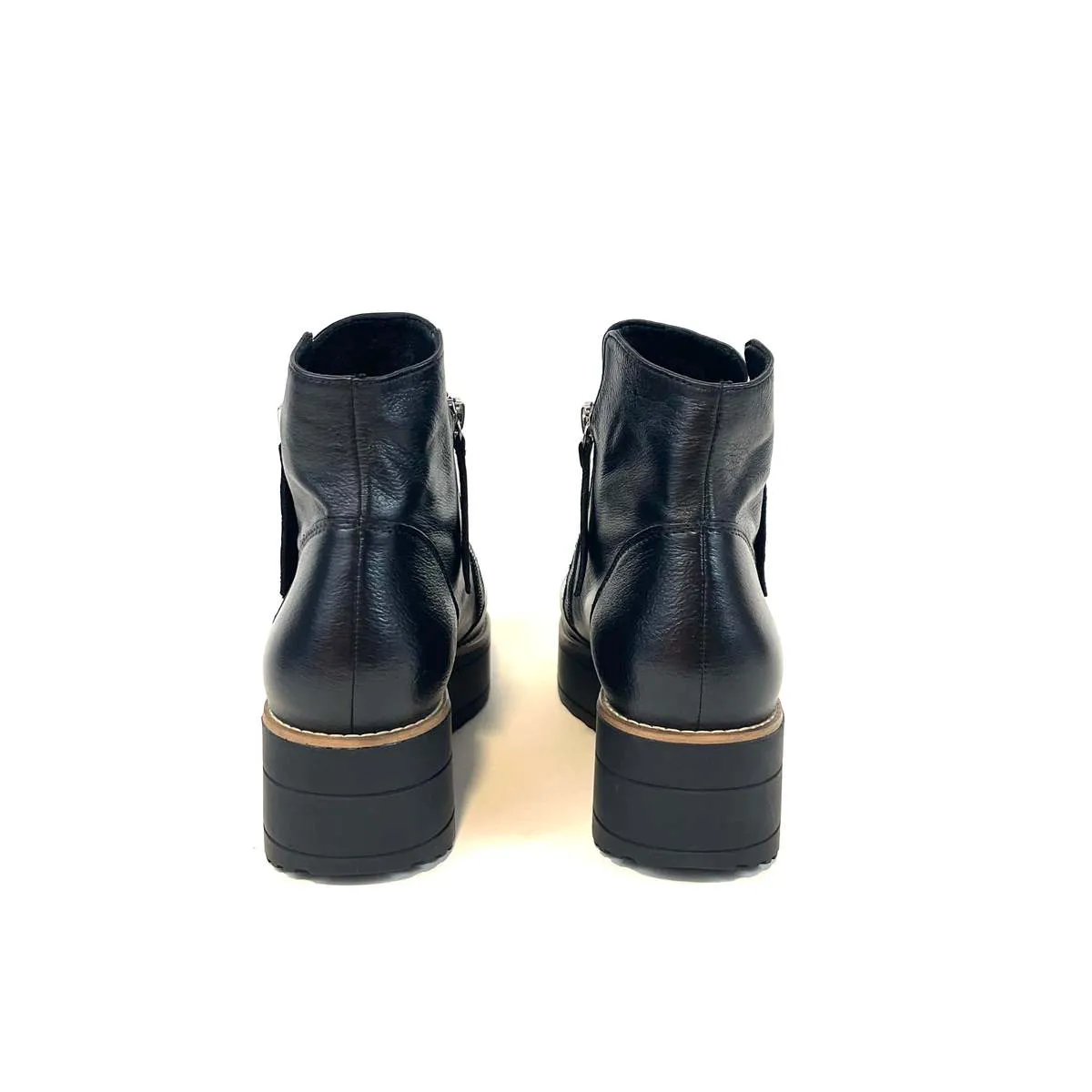 NeNe Boots - Black