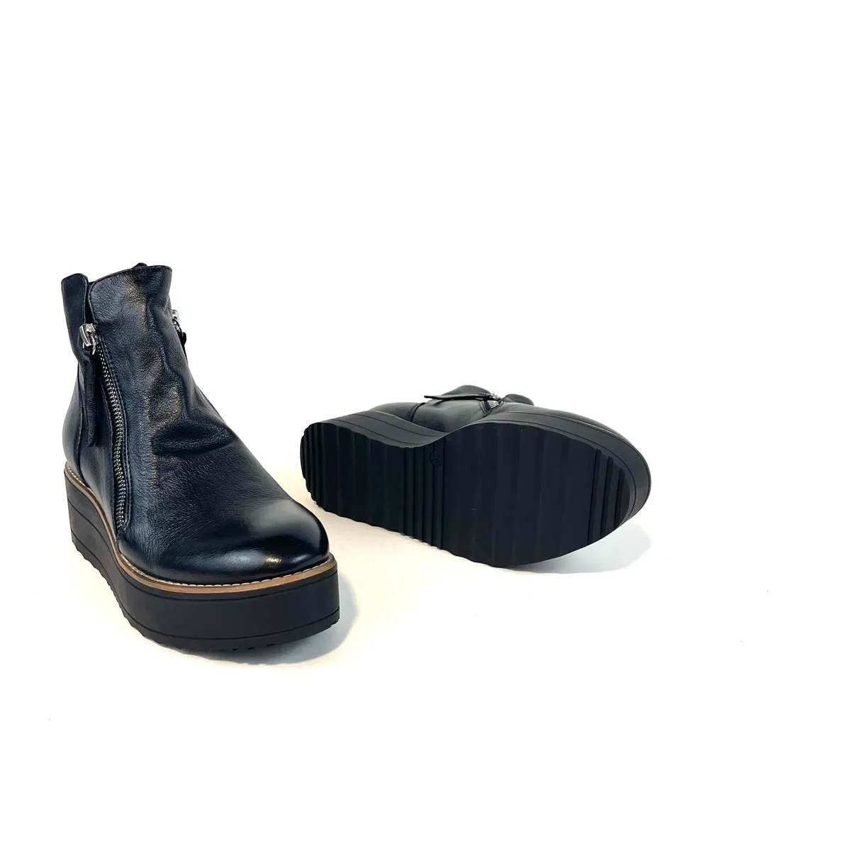 NeNe Boots - Black